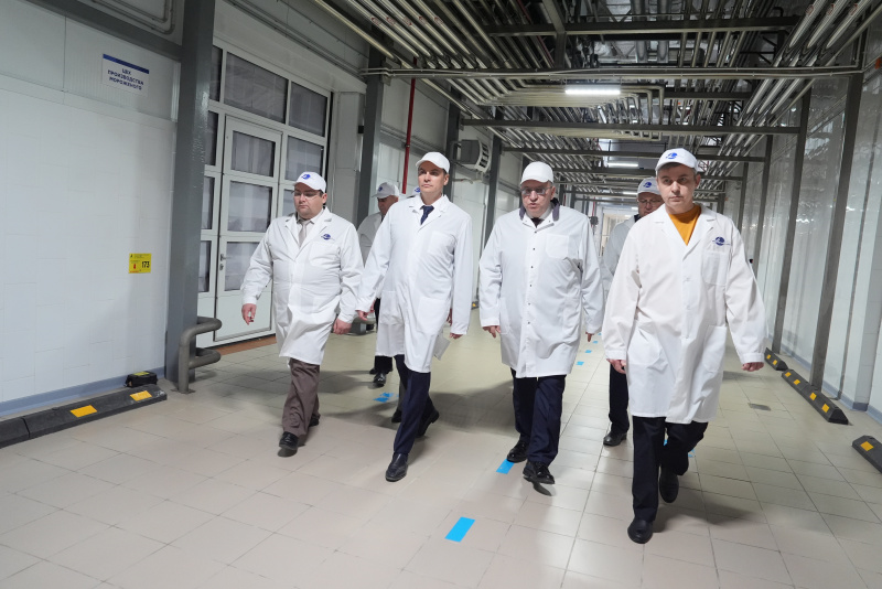 Востребованная продукция и новые рабочие места: Глава Мордовии приехал на молочный комбинат в Чамзинском районе
